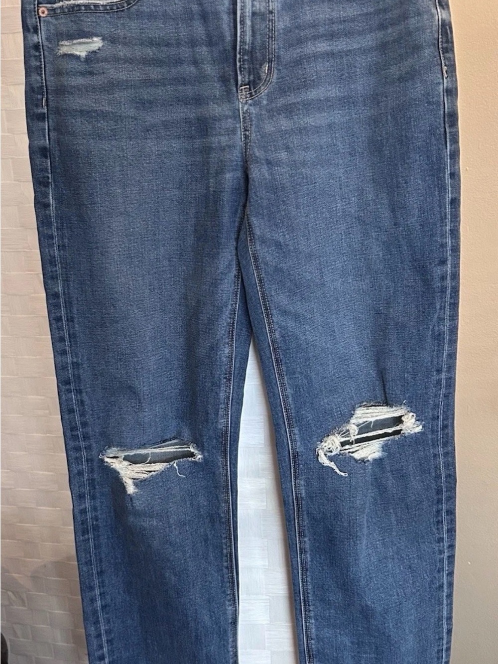 American Eagle Classic Blue Distressed Women's Jeans Size 6